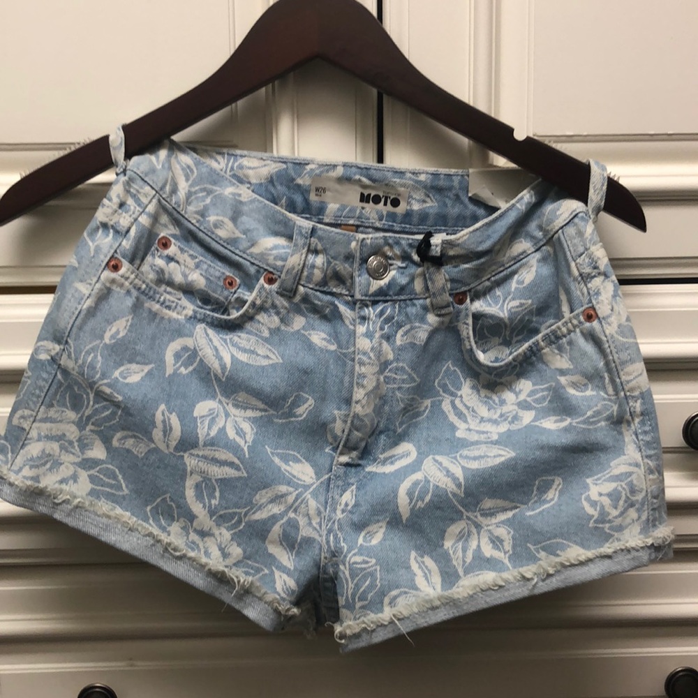 Fun Women’s Topshop Shorts